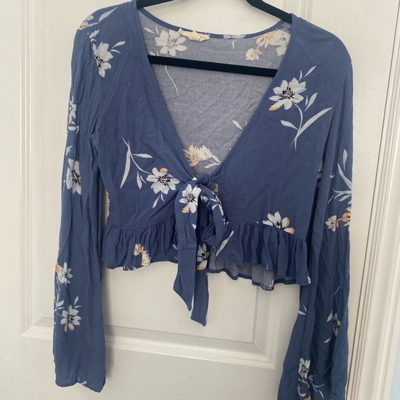 PacSun Tops - floral tie front crop long sleeve